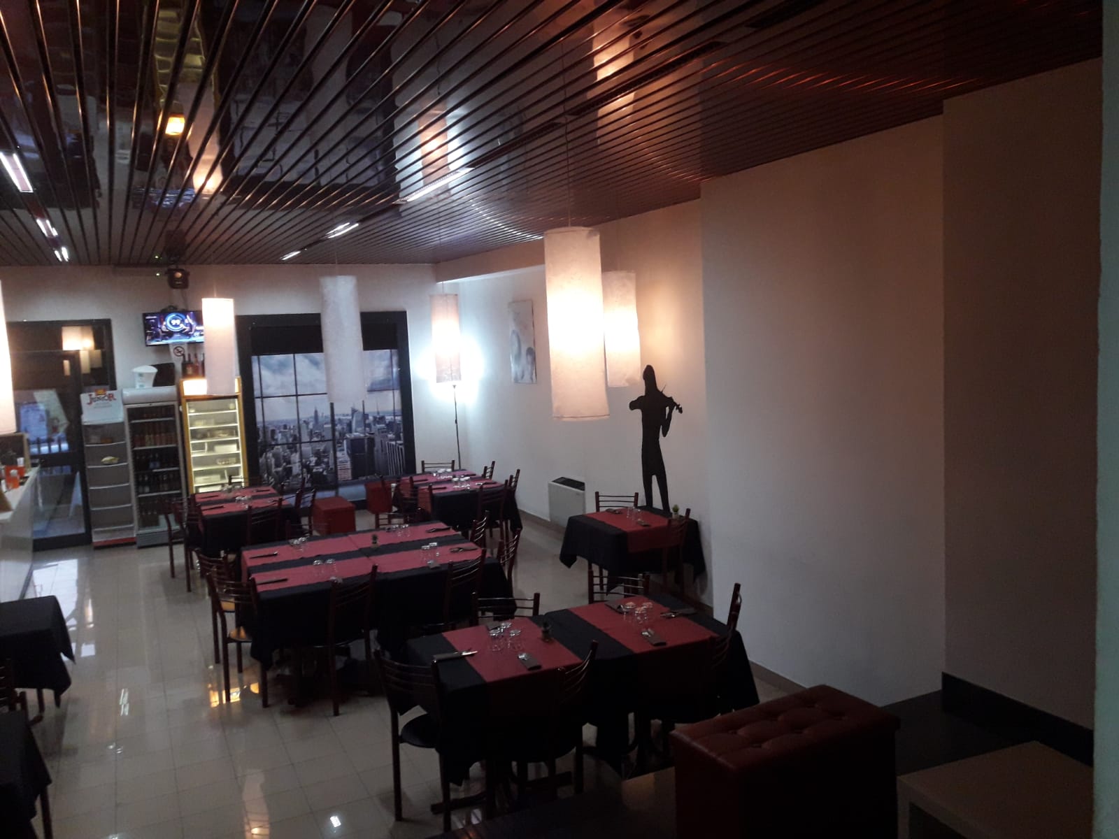 L'elegante stule della pizzeria dove mangiare la tua pizza